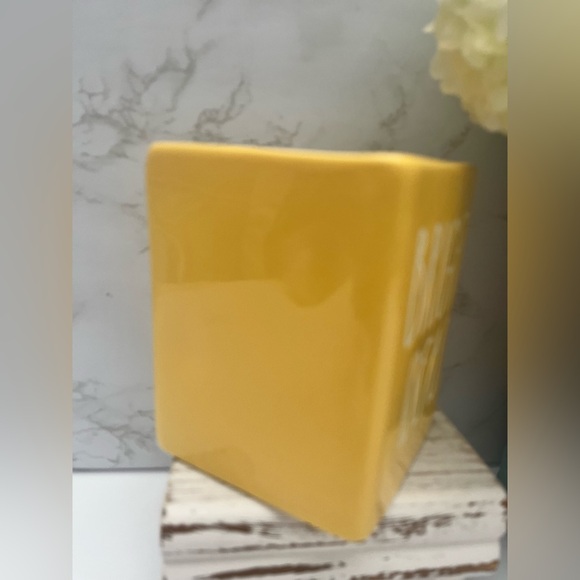 Like new used Rae Dunn “BRIGHT IDEAS” yellow pencil pen holder desk accessory. - Picture 3 of 7